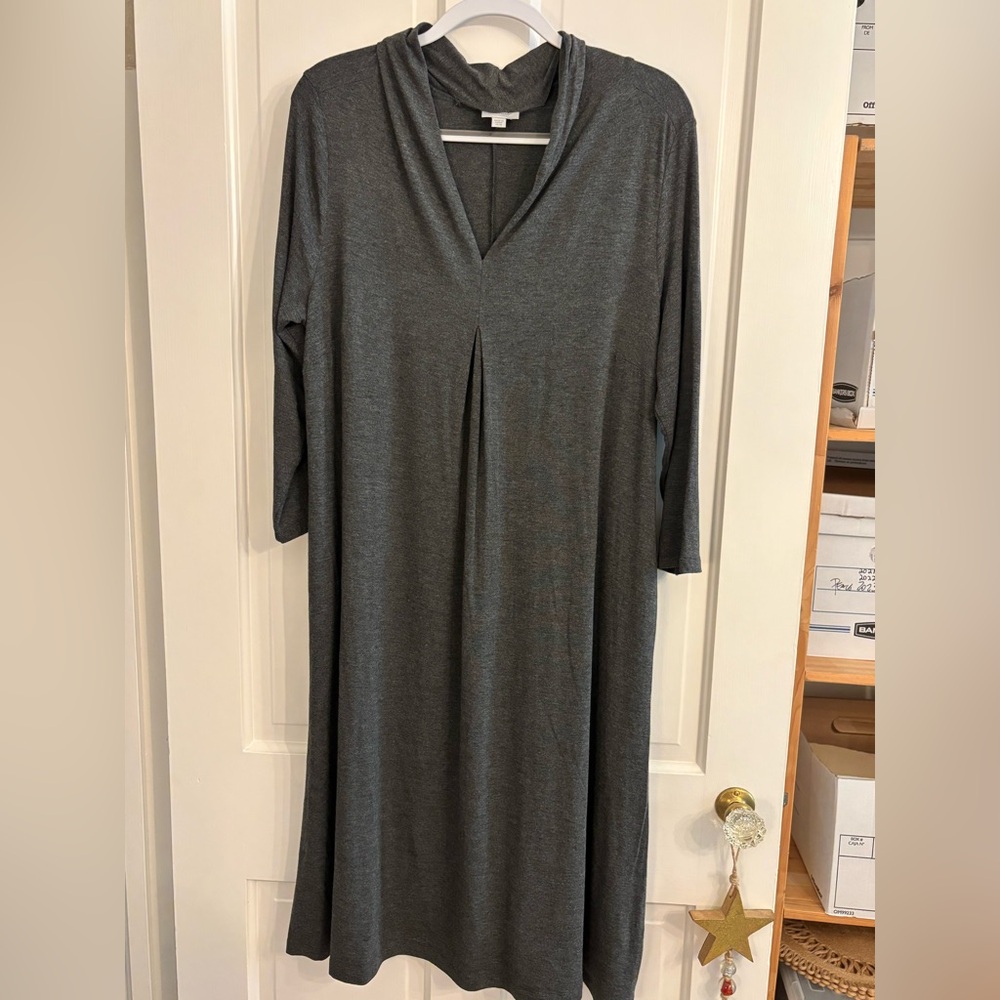 Avenue Gray Long Sleeve Dress